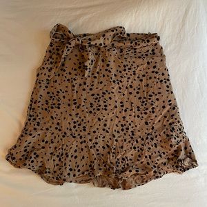 Abercrombie & Fitch Tan Cheetah Skirt, Size Medium.